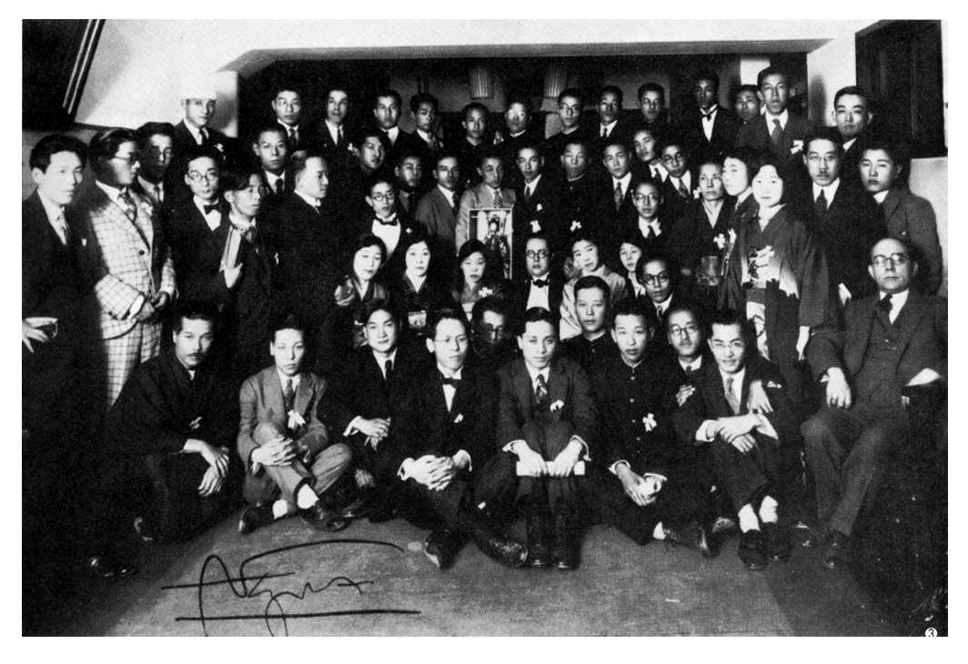 アンドレス・セゴヴィアを囲んで